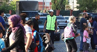 Kartallı Öğrenciler, Kartal Belediyesi Zabıta Ekiplerine Emanet