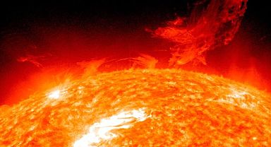 Güneş'te bir hafta içinde ikinci dev delik!