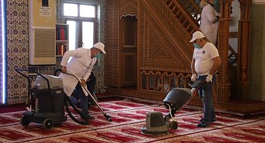 Kartal’daki İbadethanelerde Kapsamlı Ramazan Temizliği