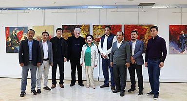 Kırgız sanatçılar “Cumhuriyet”i resmetti