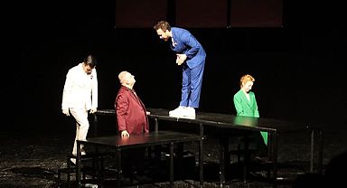 Tiyatro Dan’dan kara komedi bir oyun