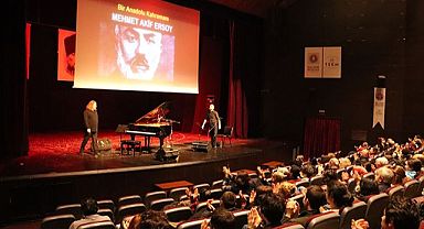 Tuluyhan Uğurlu’dan Mehmet Âkif Ersoy resitali