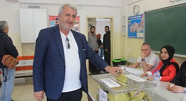 Vatandaş sandıkları patlattı