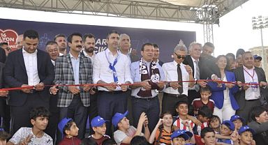 İBB Yakacık Stadı Hizmete Açıldı