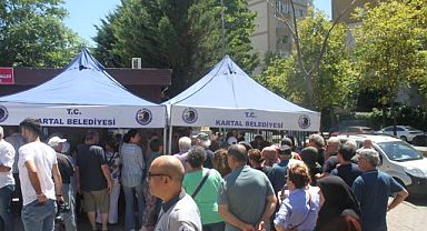 Birlik ve beraberliğin sembolü aşure Uğur Mumcu Mahallesi'nde dağıtıldı