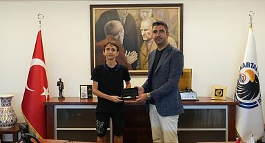 LGS Türkiye Birincisinden Başkan Gökhan Yüksel'e Ziyaret