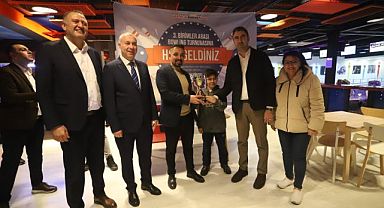 Kartal Belediyesi Bowling Turnuvası’nda Şampiyonlar Kupalarını Başkan Yüksel’in Elinden Aldı