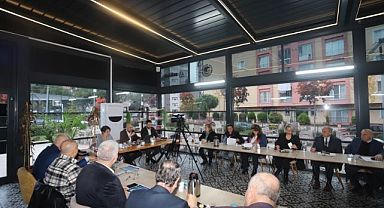 Kartal'da Muhtarlara Yeni Kentsel Dönüşüm Mevzuatı Bilgilendirme Toplantısı Yapıldı 