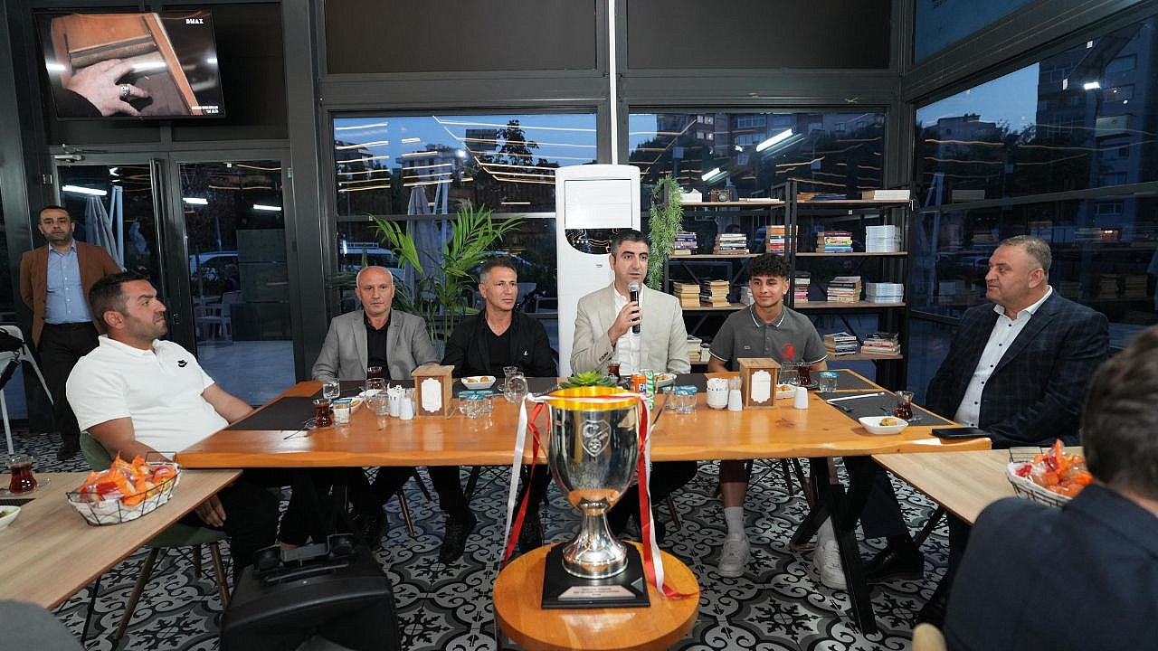 Başkan Yüksel, Şampiyon Sporcular İle Buluştu