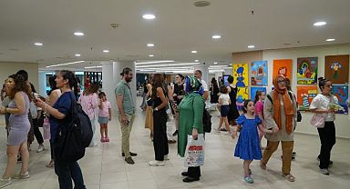 ‘Renklerin İçinde’ Sergisi Kartal Belediyesi Fuaye Alanı’nda Sanatseverlerle Buluştu