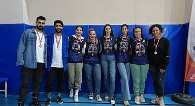 Kadınlar için sahaya çıktılar