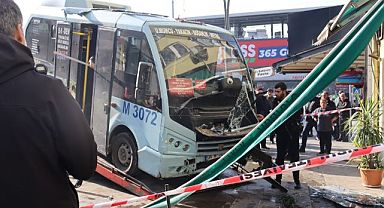 Kartal'da Minibüs Faciası! 3 yaralı!
