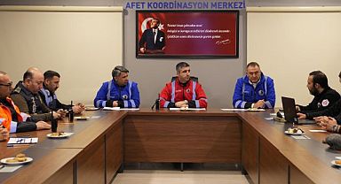Kartal Belediyesi Ekipleri Karla Mücadele Çalışmalarını Aralıksız Sürdürüyor