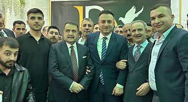 Ferhat Dağ, Pinyanişi Ailesinin İstanbul'daki İftar Programına Katıldı