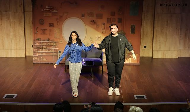 ‘Benimle Çıkar Mısın?’ Adlı Tiyatro Oyunu Kartal’da Sahnelendi