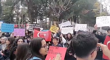 BİNLERCE EĞİTİMCİNİN YERİ DEĞİŞTİRİLDİ, ÖĞRENCİLER AYAKTA