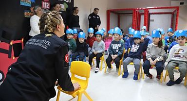 Kartal Belediyesi Kreş Öğrencilerine Sivil Savunma Günü’nde Afet Eğitimi