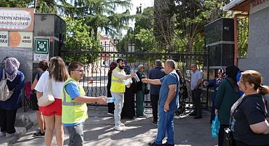 Kartal Belediyesi Ekipleri YKS Heyecanında Öğrencileri Yalnız Bırakmadı