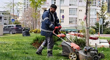 Kartal’ın Parklarında Yaz Temizliği Devam Ediyor