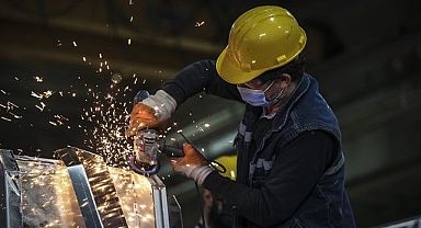 Sanayi üretimi yıllık %3,3 arttı