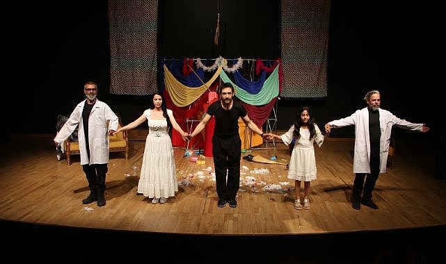 “Tımarhane Hademesi” Kartallı Seyircisiyle Buluştu