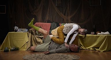 ‘Seçmen Lazım’ Tiyatro Oyunu, Kartal’da Sahnelendi